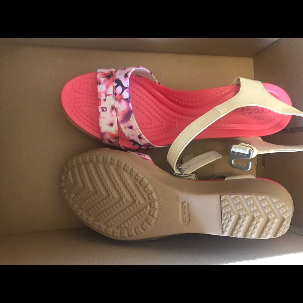 Croc wedges